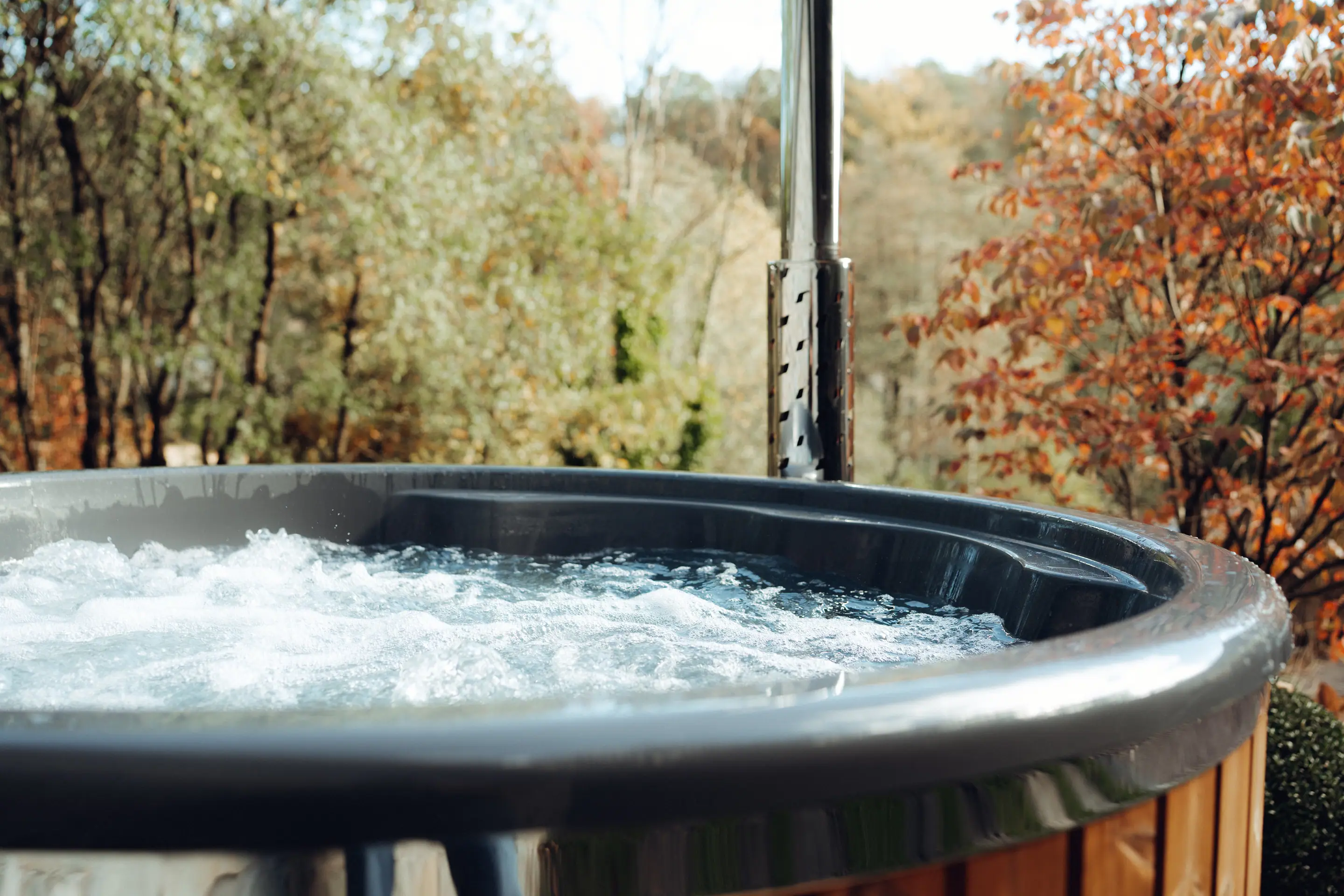 L’eau bouillonnante du bain nordique
